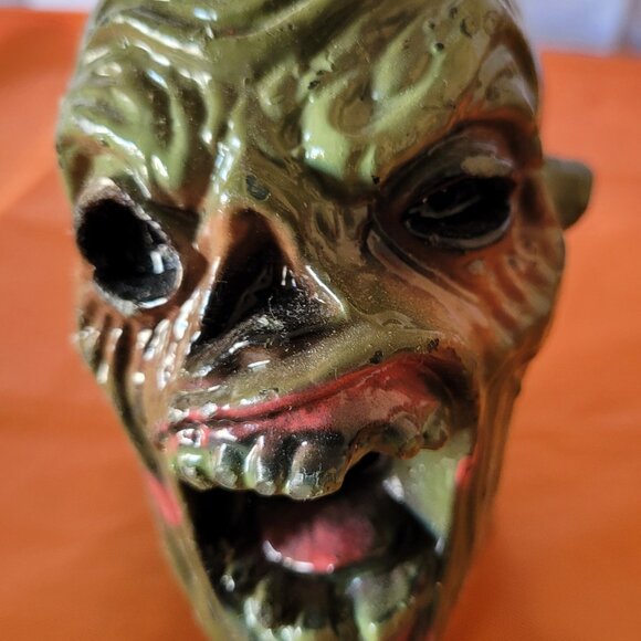 Fun World Gory Oozing Zombie Head Halloween Candle Unlit - Picture 1 of 4